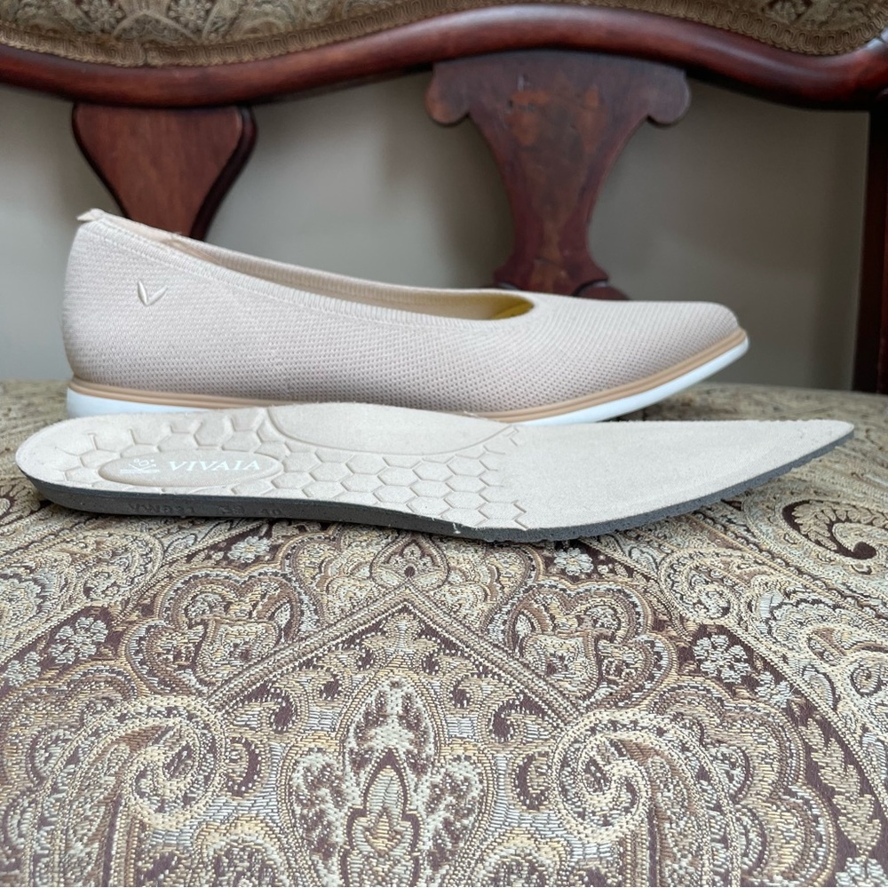 Vivaia Veronica Cream Point Toe All Day Standing Flats Comfortable Size 8 - Picture 15 of 16